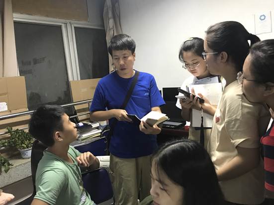 研究生王少敏为大家提出宝贵建议